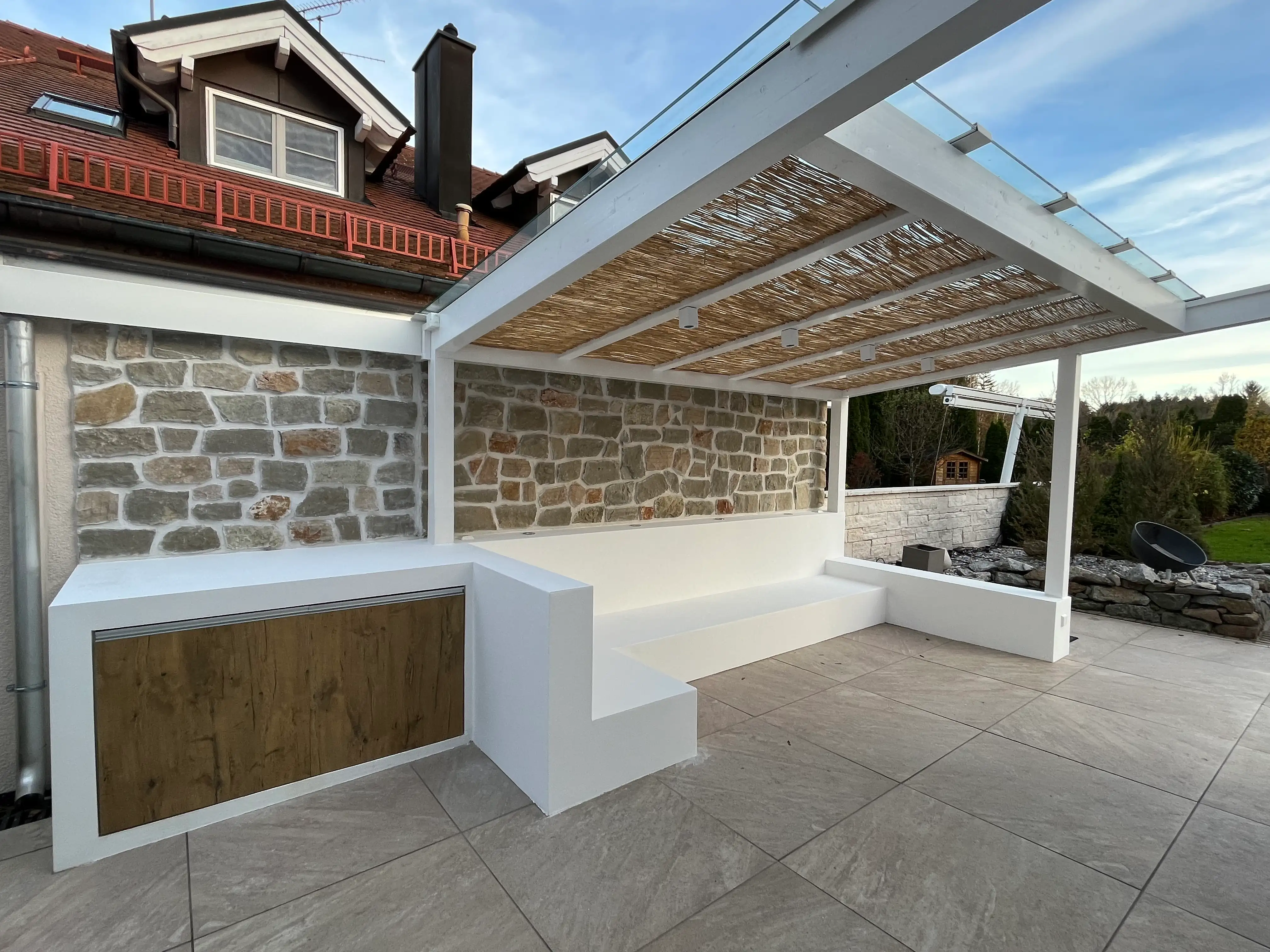 Pergola mit Lounge, Berg